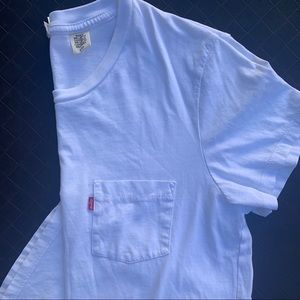 Levi’s Pocket Logo T-Shirt